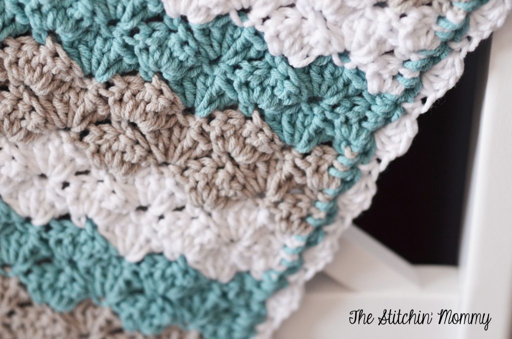 Crochet Shell Stitch Baby Blanket by The Stitchin' Mommy www.thestitchinmommy.com